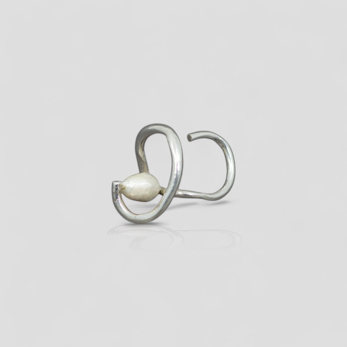 amazing silver pearl ring